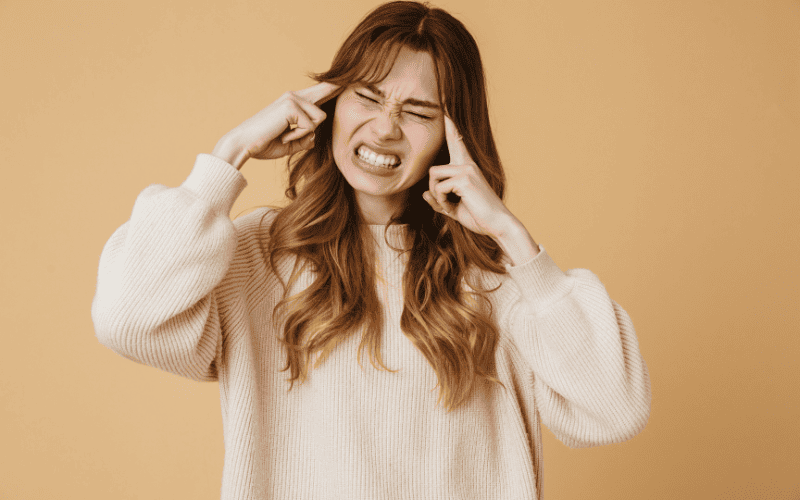 Khác với đau đầu nguyên phát, đau đầu thứ phát lại là biểu hiện của một bệnh lý khác trong cơ thể Khác với đau đầu nguyên phát, đau đầu thứ phát lại là biểu hiện của một bệnh lý khác trong cơ thể