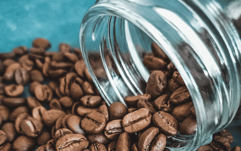 Caffeine là một chất kích thích có thể làm gia tăng sự căng thẳng cho hệ thống thần kinh Caffeine là một chất kích thích có thể làm gia tăng sự căng thẳng cho hệ thống thần kinh