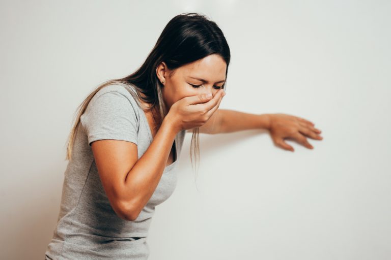 Vì sao hay chóng mặt buồn nôn