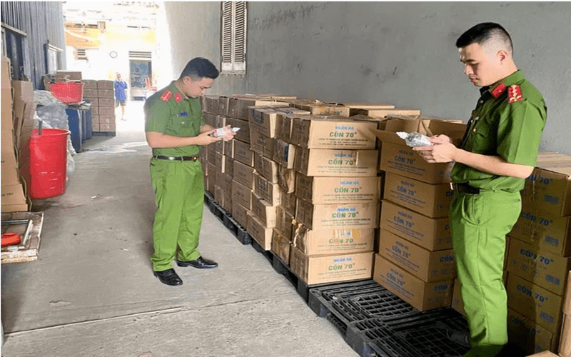 Hơn 20000 Chai Cồn Y Tế Giả Chứa Methanol Bị Phát Hiện