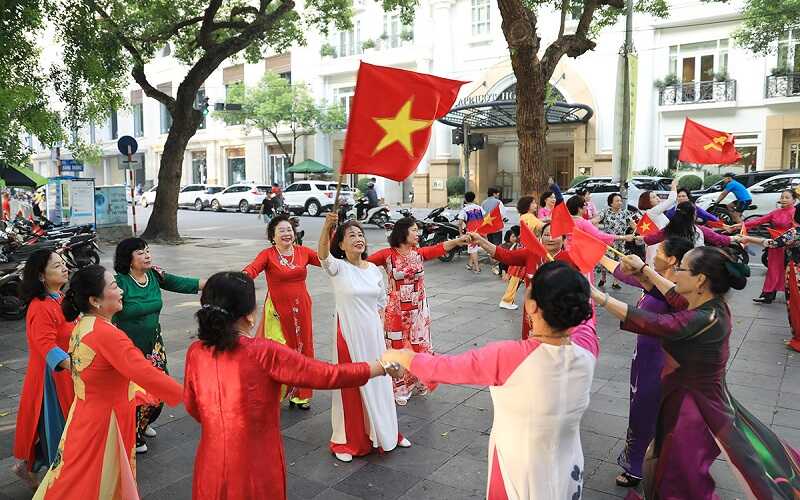 Nguoi Gia Can Chu Y Gi Dip Le