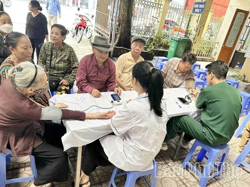 Tram Y Te Xa Gan Dan Hon Sau Ban Giao Dia Phuong